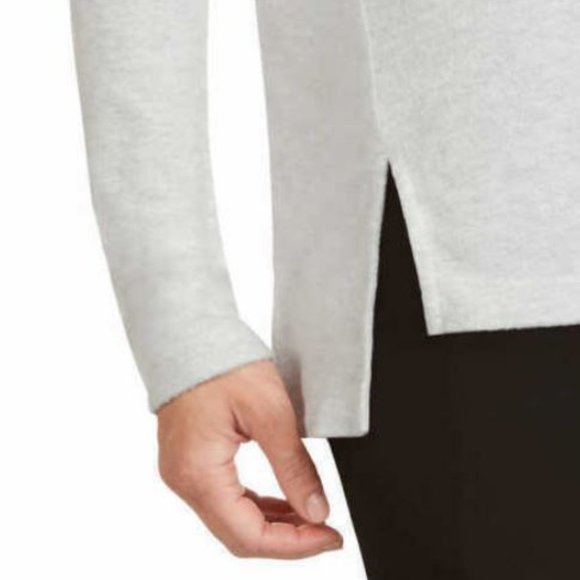 New!!! Matty M Ladies' Cozy V-Neck Top - Picture 4 of 7